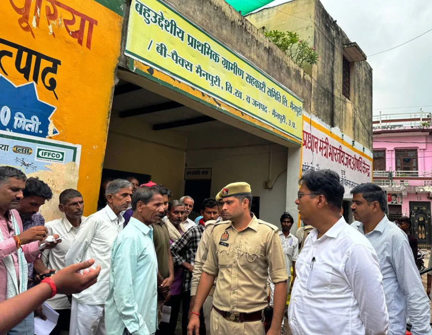 कृषक यूरिया, डी.ए.पी. को लेकर न हों चिंतित, जनपद में पर्याप्त मात्रा में है - जिलाधिकारी
