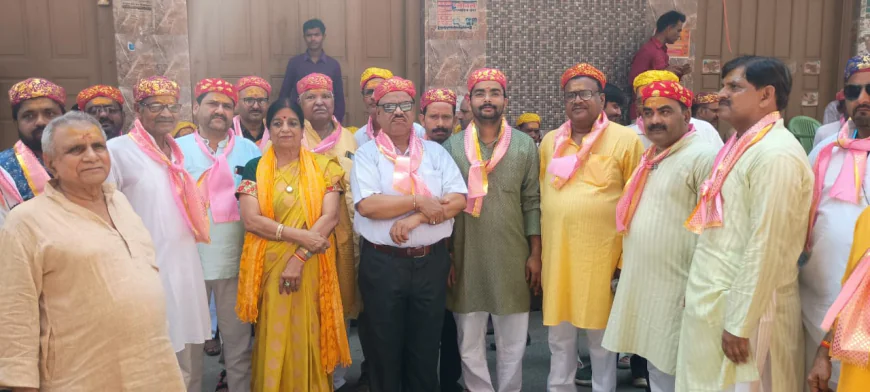 बांके बिहारी मंदिर से निकाली गई कलश यात्रा, व्यापारी नेता रहे मौजूद