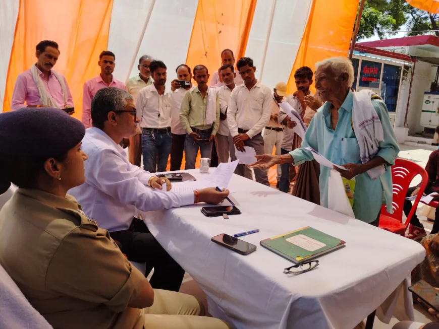 Dm/ssp ने थाना दिवस में पहुंचकर फरियादियों की फरियाद सुनी 10 शिकायती