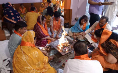 आर्य समाज मंदिर के 146 में वार्षिकोत्सव का शुभारंभ, यज्ञ अनुष्ठान में 12 यजमानों ने वेद मंत्रो से आहुतियां देकर ईश्वर की आराधना उपासना की