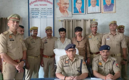 थाना शिकोहाबाद पुलिस टीम द्वारा अन्तर्राज्यीय शराब तस्कर गिरोह के 02 अभियुक्तों को किया गया गिरफ्तार ।