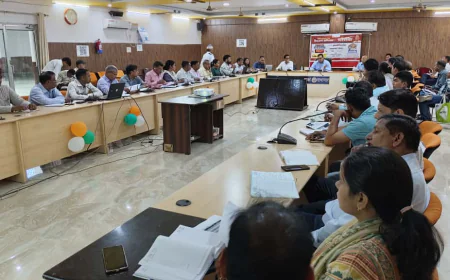 Kasganj news कलेक्ट्रेट सभागार में विशेष संचारी रोग नियंत्रण एवं दस्तक अभियान से संबंधित  बैठक हुई आयोजित