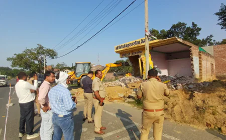 Kasganj news भारतीय किसान यूनियन स्वराज का जिला व प्रदेश कार्यालय ध्वस्त