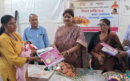 अध्यक्ष उ0प्र0 राज्य महिला आयोग ने चिरंजीव लाल बालिका इंटर कॉलेज में छात्राओं को किया जागरूक