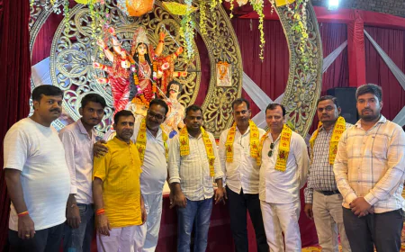 Farrukhabad News ललिता देवी मंदिर में मां दुर्गा की स्थापना डॉक्टर बंगाली आयुष गुप्ता की अध्यक्षता में स्थापना की गई