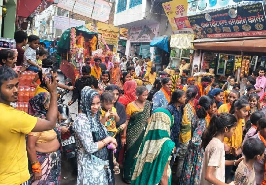 Farrukhabad News : फूलमती मंदिर से निकली भव्य गणेश विसर्जन यात्रा, झूमे भक्तनगरवासियों ने की पुष्प वर्षा