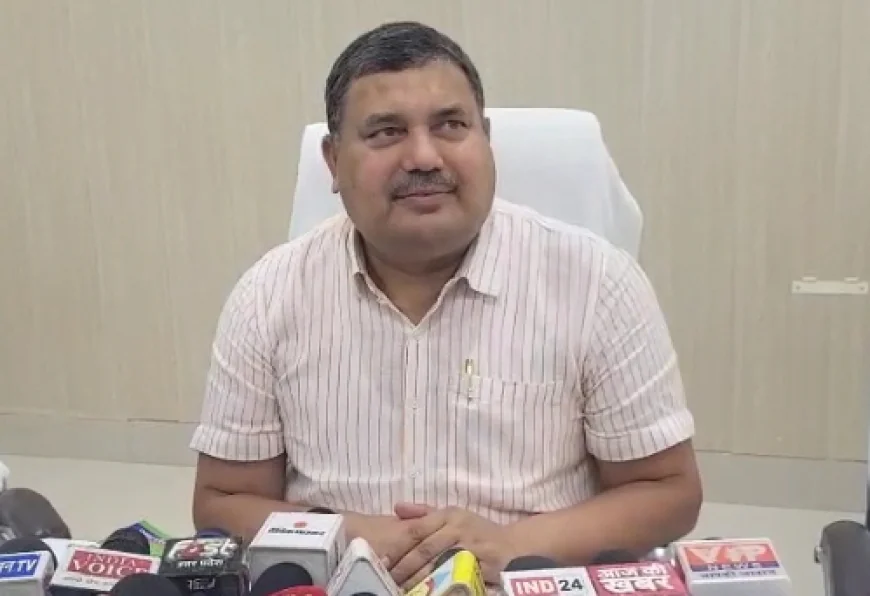 Etah News : मेडिकल कॉलेज के प्राचार्य, डॉ. बलवीर सिंह ने संभाला कार्यभार की प्रेस वार्ता