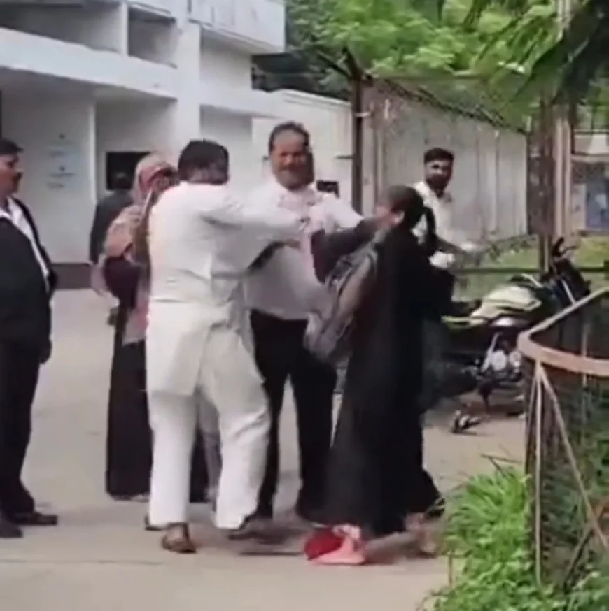 कचहरी में तीन तलाक बोलना पति को पड़ा भारी, पत्नी ने उतारी चप्पलों की बरसात