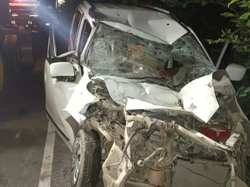 Etah News : तंबाकू से भरी ट्रैक्टर-ट्रॉली से टकराई कार, अलीगंज तहसील के 5 कर्मचारी घायल