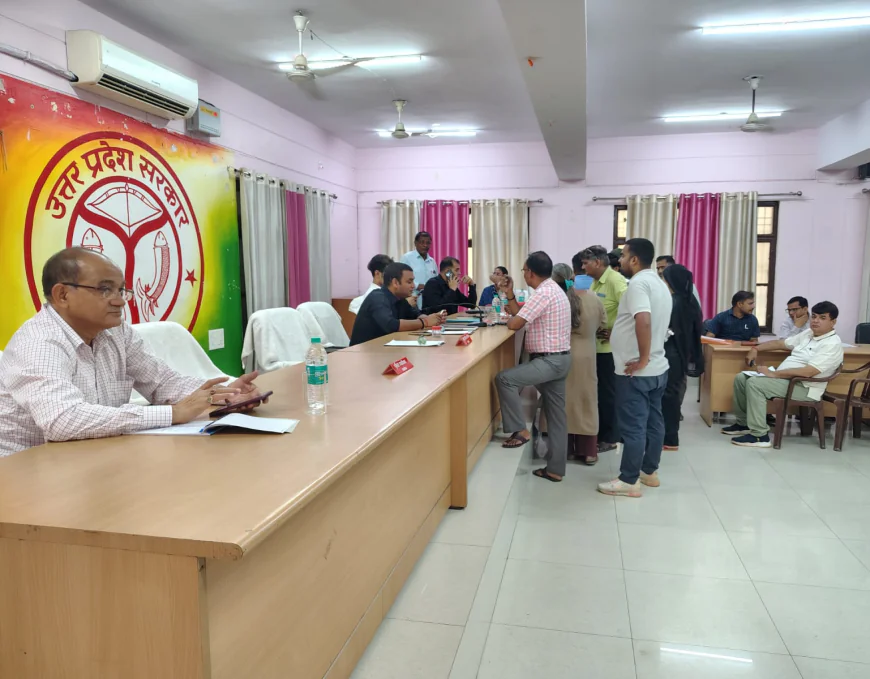 Kasganj news शासन की मंशानुसार जनपद की सभी तहसीलों में आयोजित हुआ सम्पूर्ण समाधान दिवस।