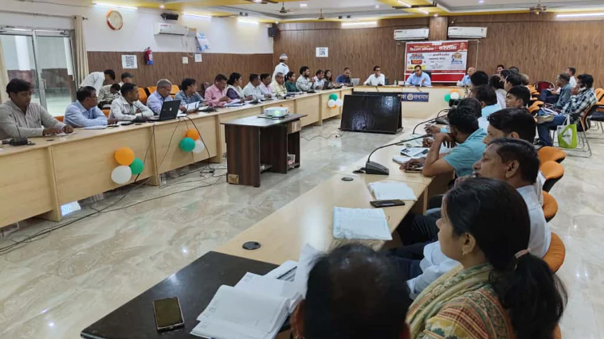 Kasganj news कलेक्ट्रेट सभागार में विशेष संचारी रोग नियंत्रण एवं दस्तक अभियान से संबंधित  बैठक हुई आयोजित