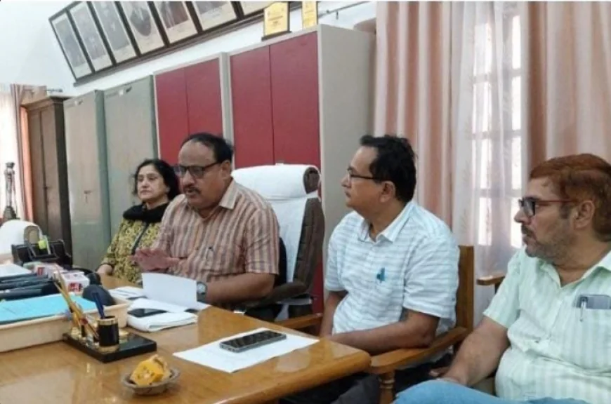 आगरा कॉलेज के प्राचार्य ने आठ महीने के कार्यकाल में कॉलेज की उपलब्धियाँ बताईं