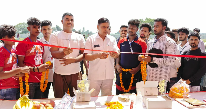 Kasganj news अमाँपुर प्रथम कबड्डी टूर्नामेंट का चेयरमैन कमांडो चाँद अली ने फीता काटकर किया  शुभारंभ