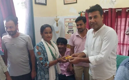 एंबुलेंस कर्मियों ने हर्षोल्लास से मनाया गांधी जयंती और दशहरा पर्व