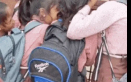 मास्साब स्कूल में मना रहे रंगरेलियां, छुपके बच्चे बना रहे वीडियो