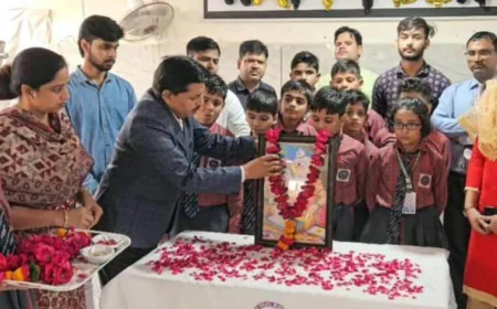 डॉ. किरन सौजिया एकेडमी, मैनपुरी में महर्षि वाल्मीकि जयंती 'संकल्प दिवस' के रूप में मनाई गई