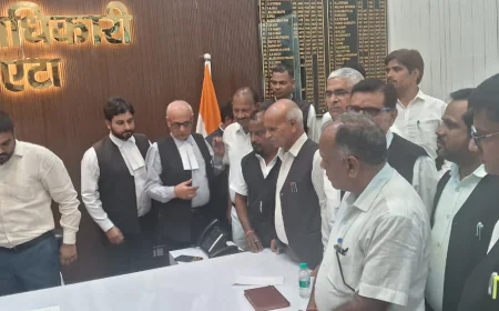 एटा बार एसोसिएशन द्वारा सुप्रीम कोर्ट के मुख्य न्यायाधीश पर जूता फेंकने वाले अधिवक्ता की गिरफ्तारी की मांग