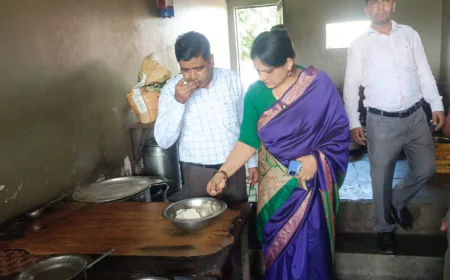 दीपावली से पहले मिलावटखोरों पर शिकंजा कई जगह से नमूने लिए,  दूषित मिठाई नष्ट