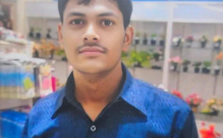 Etah News : घूसखोर लेखपाल राजकुमार वर्मा एंटी करप्शन टीम के हत्थे चढ़ा, घर से दबोचा गया