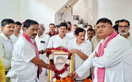 डॉ. लोहिया की पुण्यतिथि पर सपाइयों ने दी श्रद्धांजलि