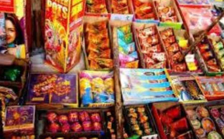 Farrukhabad News : अवैध पटाखों का जखीरा बरामद, एक गिरफ्तार