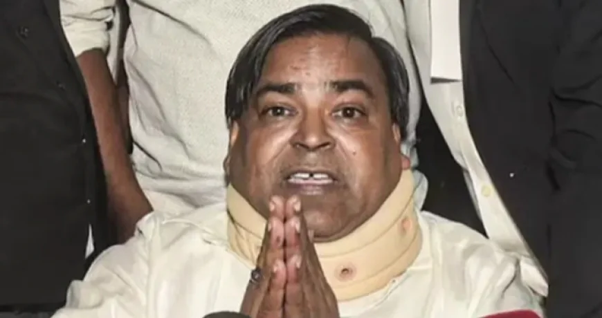 जेल में आजीवन सजा काट रहे पूर्व सपा मंत्री गायत्री प्रसाद प्रजापति पर  कैची से हमला