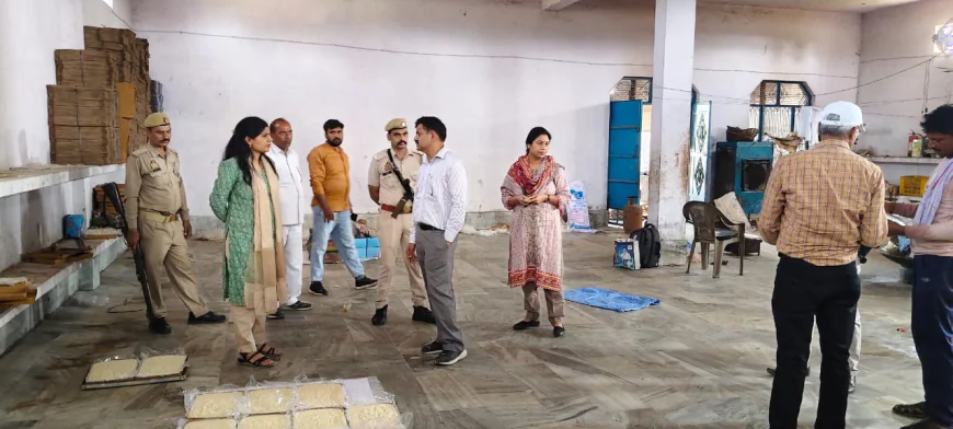 Etah News : मिलावटखोरों पर बड़ी कार्रवाई: 16 मामलों में ₹6.90 लाख का जुर्माना, डीएम के निर्देश पर हुई सख्त कार्रवाई