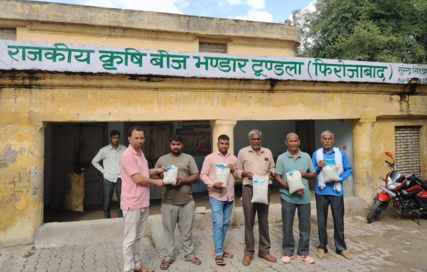 फिरोजाबाद/कृषि विभाग द्वारा सरसों की खेती के लिए उन्नतिशील बीज के निशुल्क मिनिकिट वितरित