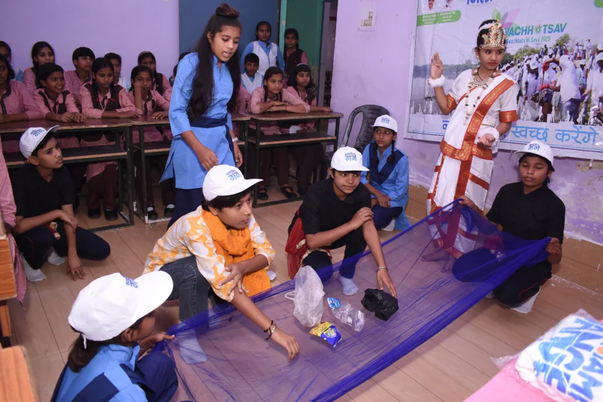 गंगा संरक्षण हेतु कस्तूरबा गांधी बालिका विद्यालय, अवागढ़ में जागरूकता कार्यक्रम आयोजित