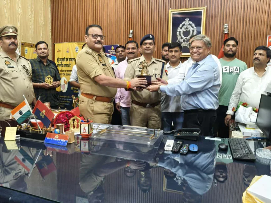 Etah News : सुपारी चोरी कांड का खुलासा, व्यापार मंडलों ने एसएसपी सहित पुलिस टीम को किया सम्मानित