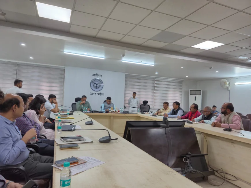 निर्वाचन नामावलियों के विशेष पुनरीक्षण के संबंध में राजनीतिक दलों के साथ बैठक सम्पन्न