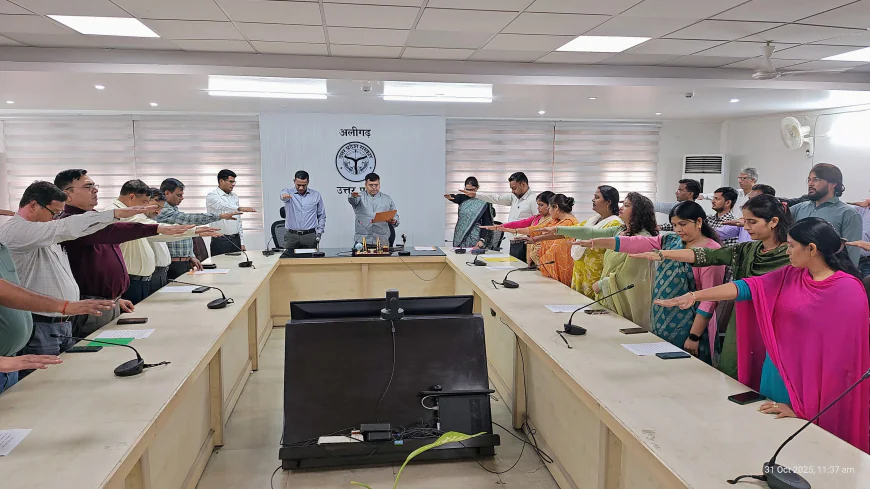 लौह पुरुष सरदार वल्लभभाई पटेल की 150वीं जयंती पर कमिश्नरी एवं कलेक्ट्रेट में हुआ  शपथ ग्रहण समारोह