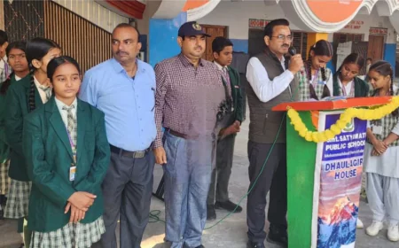 Farrukhabad News :  सड़क सुरक्षा जागरूकता की विद्यार्थियों को दिलायी शपथ