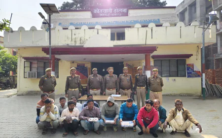 Kasganj news अवैध जुआ/ सट्टा के विरुद्ध एसओजी व सर्विलांस टीम ने 12 अभियुक्तों को गिरफ्तार एस पी द्वारा  टीम को 25 हजार रू से पुरस्कृत किये जाने की घोषणा