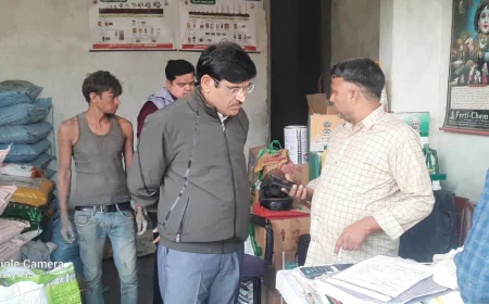 छापामार कार्यवाही कर बीज के 32 नमूने लिए गए