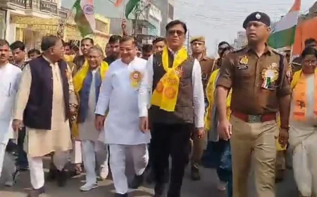 यूनिटी मार्च/ पदयात्रा: कैबिनेट मंत्री जयवीर सिंह ने मैनपुरी में दी हरी झंडी