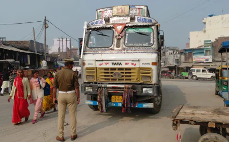 Kasganj news यातायात नियमों का उलंघन करने वाले 161 वाहनों के चालान व 329000/- रु0 ऑनलाइन शमन शुल्कअधिरोपित किया गया