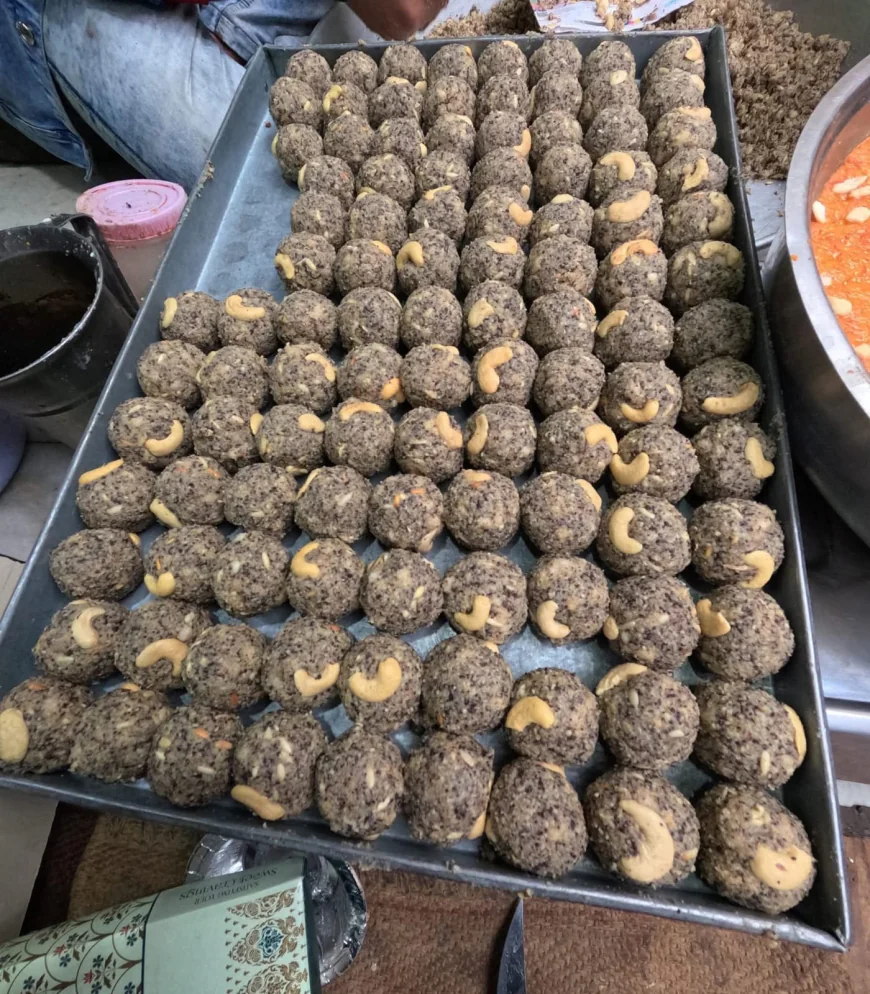 कायमगंज का कन्टूरी वाला पोस्ता लड्डू – 74 साल पुरानी मिठास का सफ़र