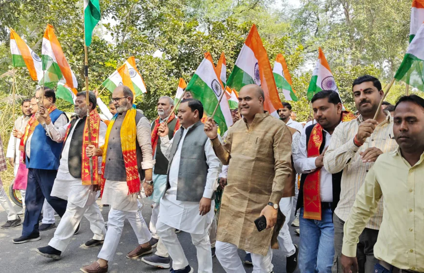 Kasganj news लौह पुरुष सरदार वल्लभ भाई पटेल की 150 वीं जयंती समारोह के उपलक्ष्य में निकाली पद यात्रा