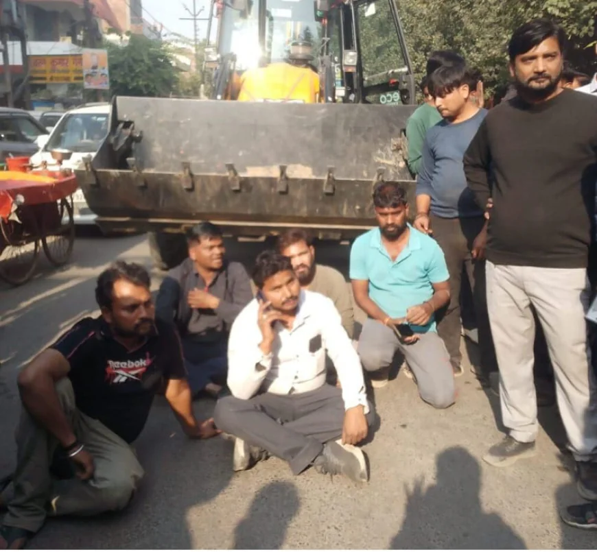 शासन के दबाव में प्रशासन नतमस्तक वर्तमान विधायक अमृतपुर सुशील शाक्य के मकान पर नहीं चली जेसीबी