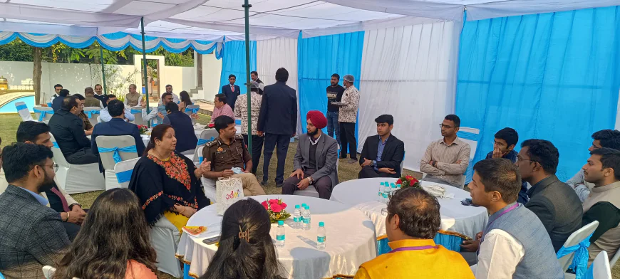 प्रशिक्षु अधिकारियों ने जानी अलीगढ़ मंडल की प्रशासनिक व्यवस्था, वरिष्ठ अधिकारियों ने साझा किए अनुभव