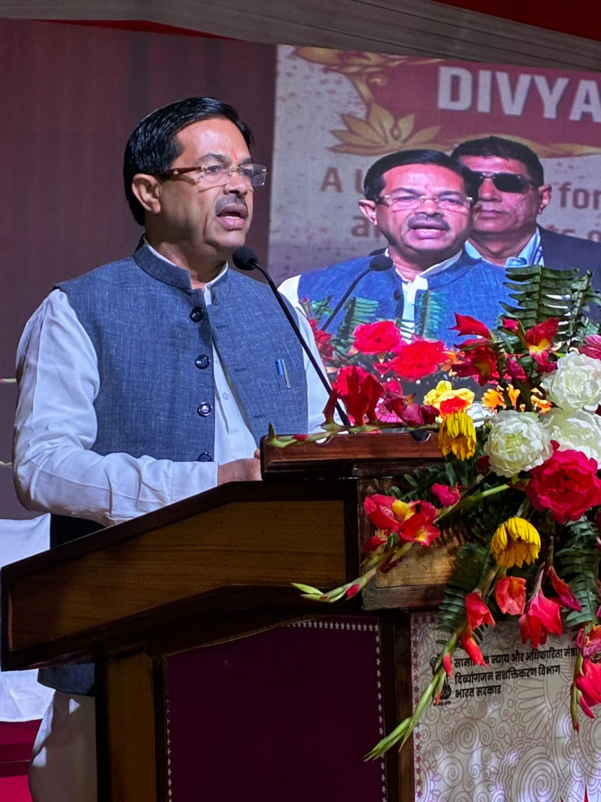 दिव्य कला मेले में 216 दिव्यांग लाभार्थियों को ₹1.76 करोड़ का ऋण स्वीकृत: बी. एल. वर्मा, केंद्रीय सामाजिक न्याय राज्य मंत्री