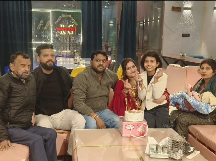 युवा समाजसेवी एवं पशु प्रेमी अभिषेक अस्थाना ने मनाई प्रथम वैवाहिक वर्षगांठ