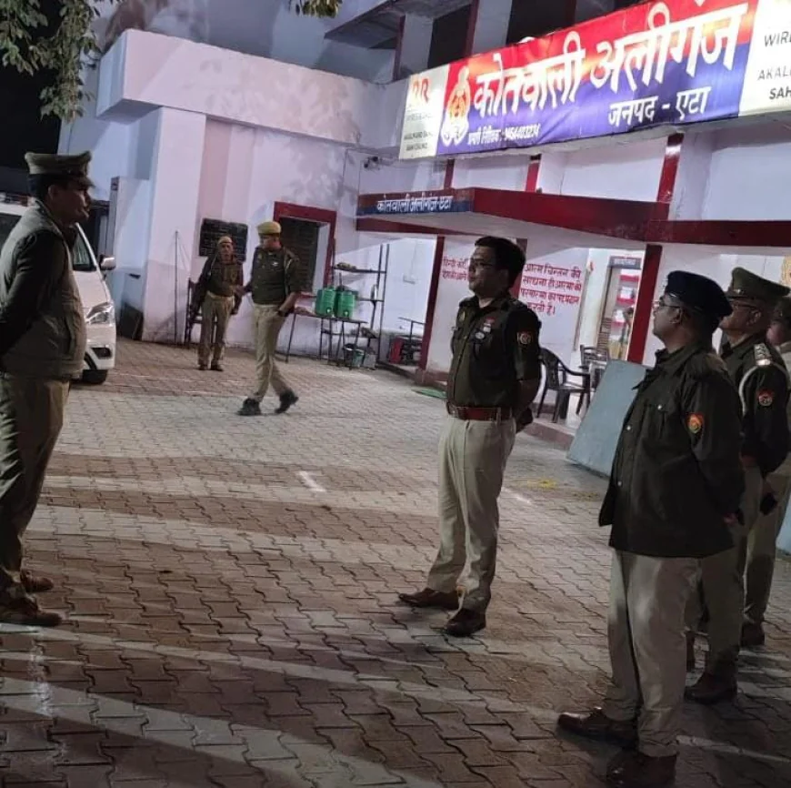 एएसपी श्वेताभ पाण्डेय ने तीन थानों का निरीक्षण, साइबर हेल्प डेस्क स्थापित करने के निर्देश, जैथरा में पैदल गश्त कर सुरक्षा व्यवस्था का लिया जायजा