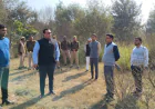 Kasganj news जिलाधिकारी प्रणय सिंह ने सोरों स्थित गंगा वन का किया स्थलीय निरीक्षण।