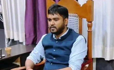 विशेष प्रगाढ़ पुनरीक्षण: मृतक, शिफ्टेड एवं अनुपस्थित मतदाताओं की होगी दोबारा गहन जांच, एटा DM को मिली बधाई