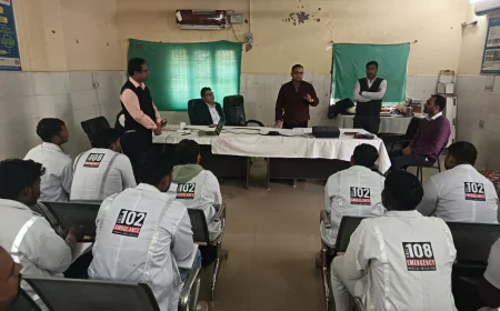 108 एवं 102 एंबुलेंस सेवा को बेहतर बनाने के लिए प्रशिक्षित किए जा रहे ईएमटी डॉक्टर