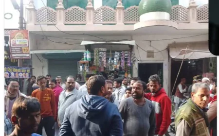 सुतहट्टी में स्मार्ट मीटर का विरोध: बिजली विभाग की टीम को काम रोककर लौटना पड़ा