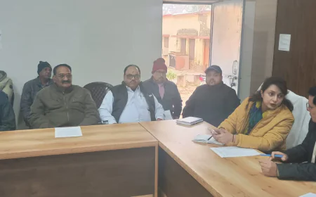 कायमगंज में तंबाकू व्यापारियों के साथ एवं व्यापार मंडल के वरिष्ठ पदाधिकारी जिला अध्यक्षों एवं तंबाकू ट्रेड से संबंधित बैठक का आयोजन हुआ