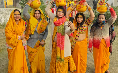 Kasganj news कलश यात्रा के साथ 24 कुण्डीय गायत्री महायज्ञ का हुआ शुभारंभ